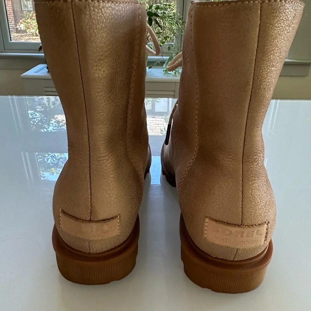 SOREL Phoenix Short Lace Lux Waterproof Boot Size 9 Natural Tan